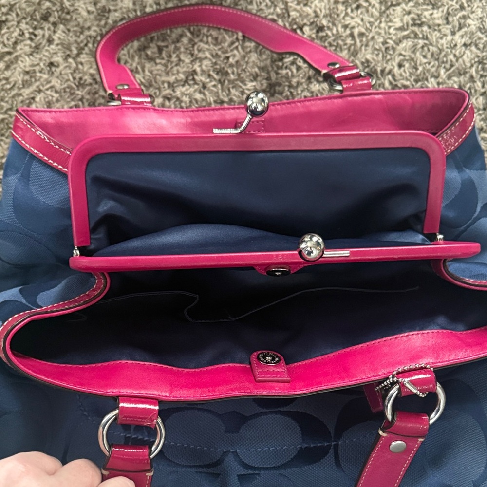 2010 coach bag with kiss lock Stylish Blue and Pink Women's Bag - Picture 4 of 7